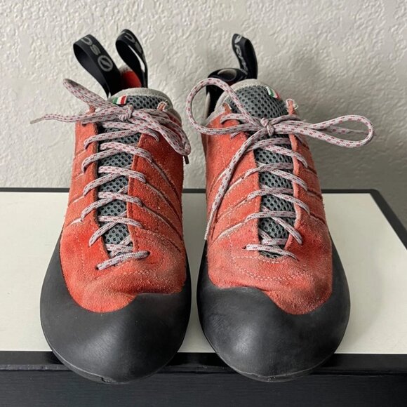 Scarpa Thunder Red Rust Rock Climbing Shoes Lace Up Men's 11 US/10 UK - Picture 1 of 9